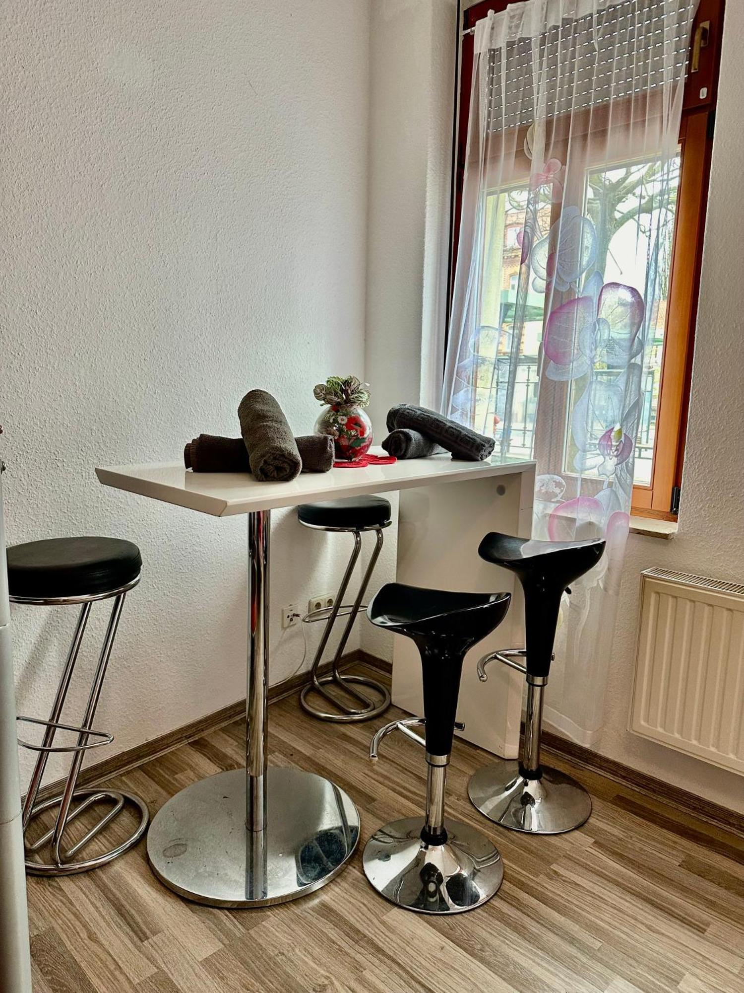 Ferienzimmer Healing Und Montuerwohnung Weißenfels エクステリア 写真