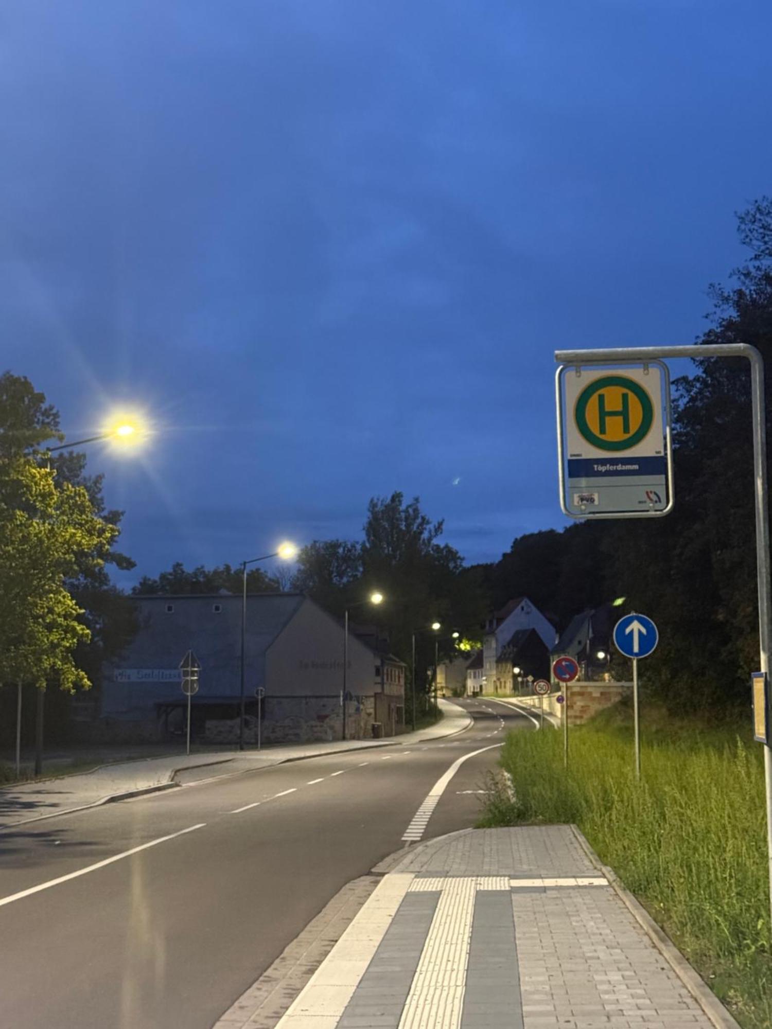 Ferienzimmer Healing Und Montuerwohnung Weißenfels エクステリア 写真