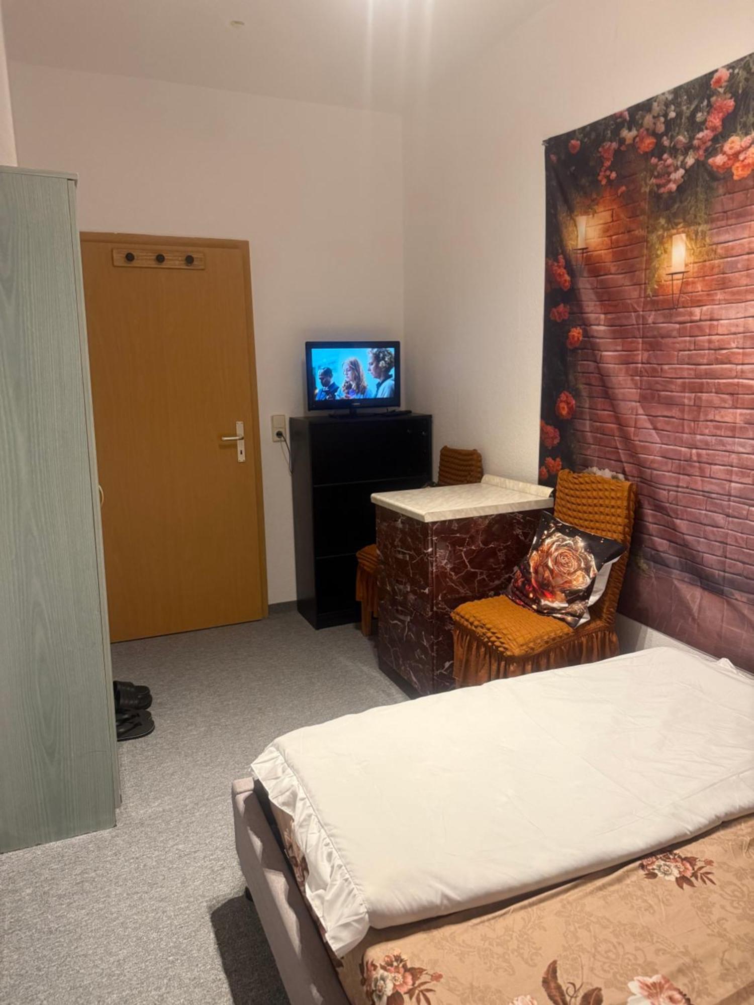 Ferienzimmer Healing Und Montuerwohnung Weißenfels エクステリア 写真